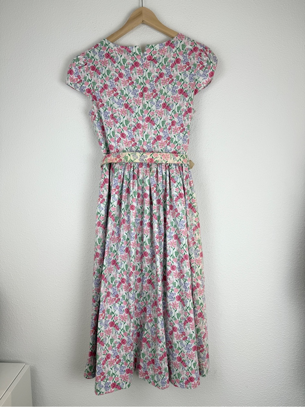 Gal Meets Glam Charlotte Fit and Flare Floral Cap-Sleeve Midi Dress 8 - Picture 6 of 11